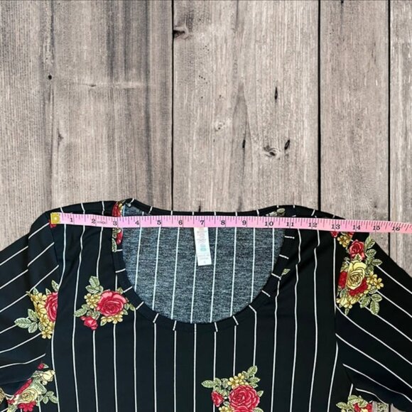 LuLaRoe Perfect Tee White Vertical Stripes Black w/ Red Green Gold Roses Size S - Picture 8 of 12